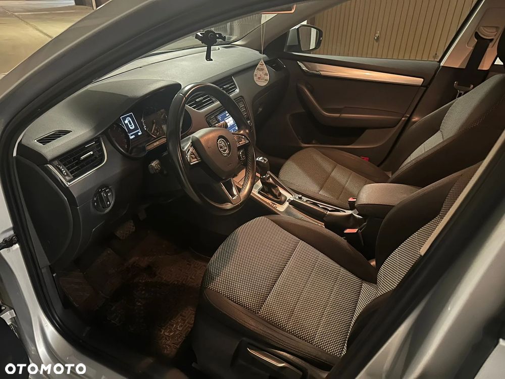 Skoda Octavia 2.0 TDI Ambition DSG - 9