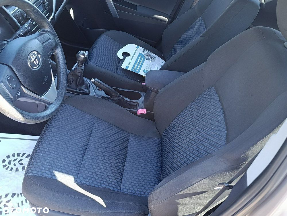 Toyota Auris - 16