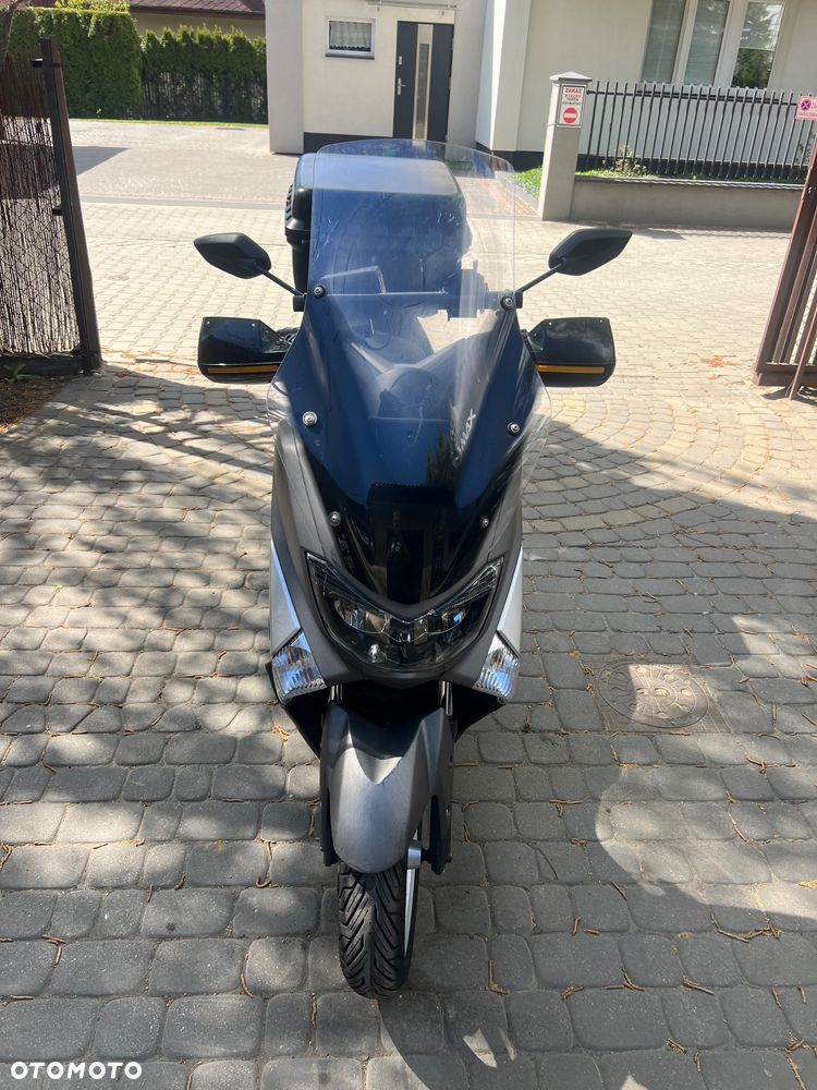 Yamaha NMAX - 4