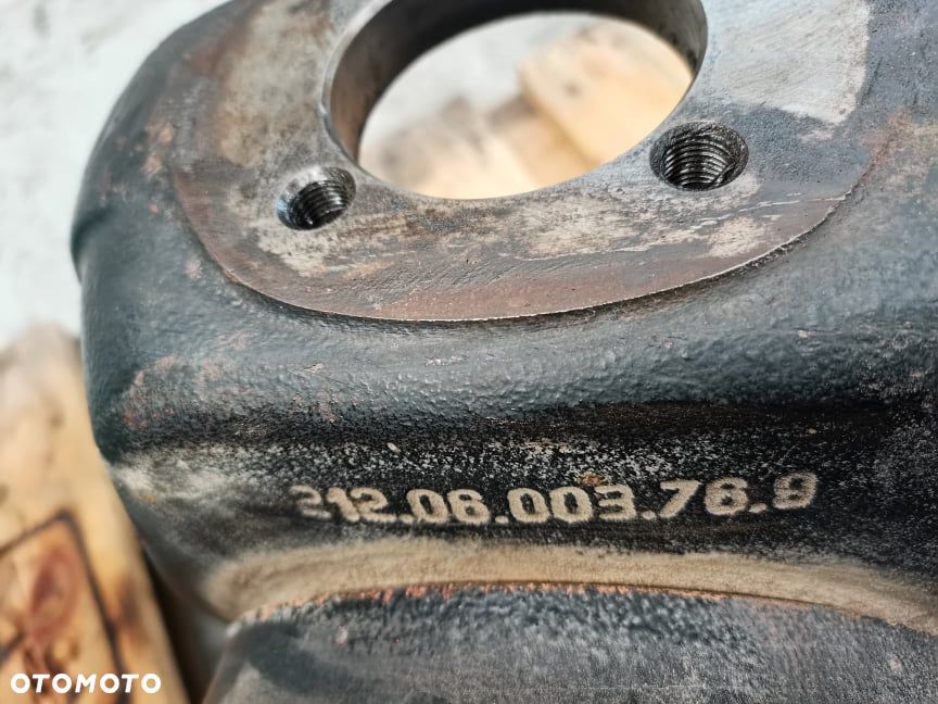 Zwrotnica Manitou MRT 2145 {Spicer 212.06.003.76.9} - 6
