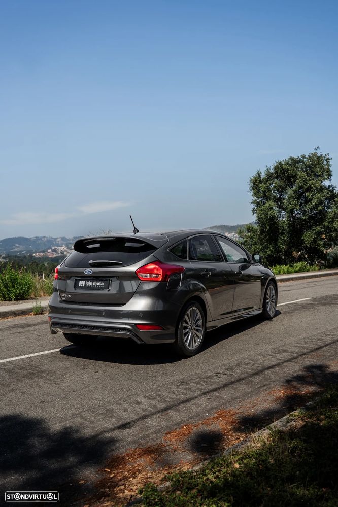 Ford Focus 1.5 TDCi ST-Line - 16