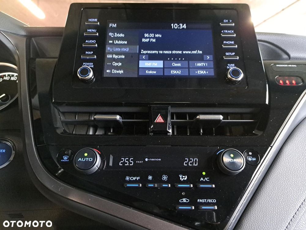 Toyota Camry 2.5 Hybrid Comfort CVT - 21