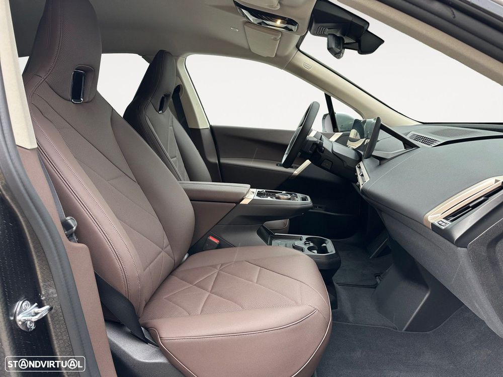 BMW iX xDrive 45 - 13
