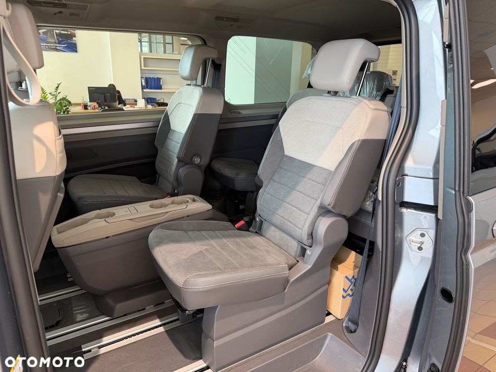 Volkswagen Multivan - 11