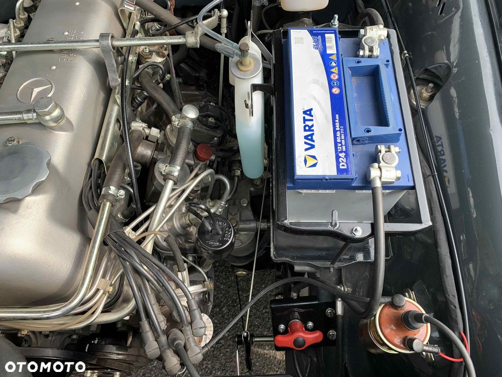 Mercedes-Benz W111 - 7