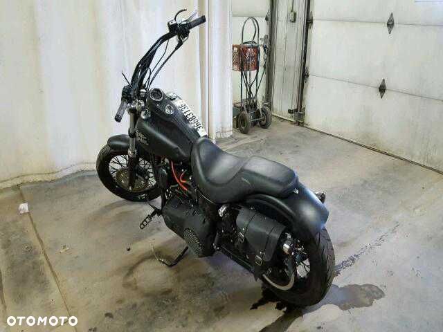 Harley-Davidson Dyna Street Bob - 15