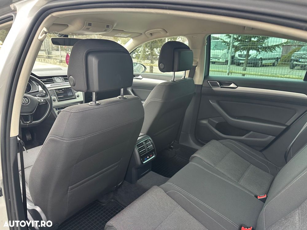 Volkswagen Passat 2.0 TDI DSG Comfortline - 8