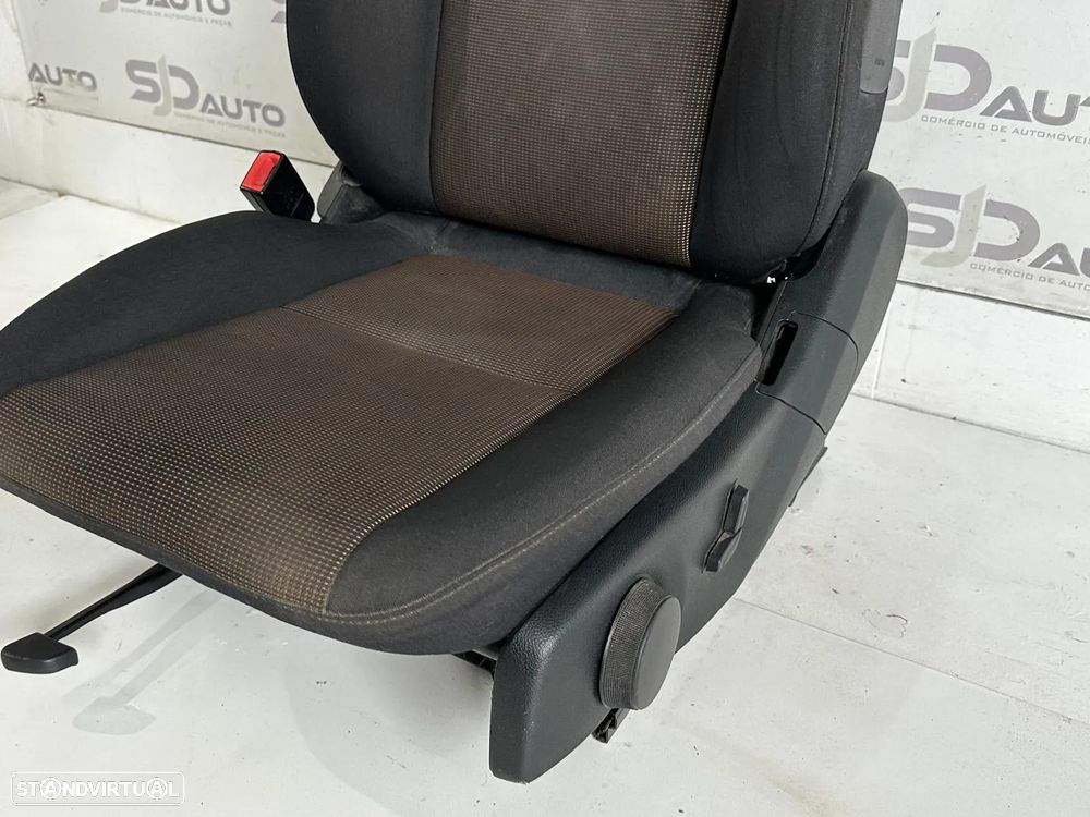 Conjunto Bancos - Mercedes C (W204) - 6