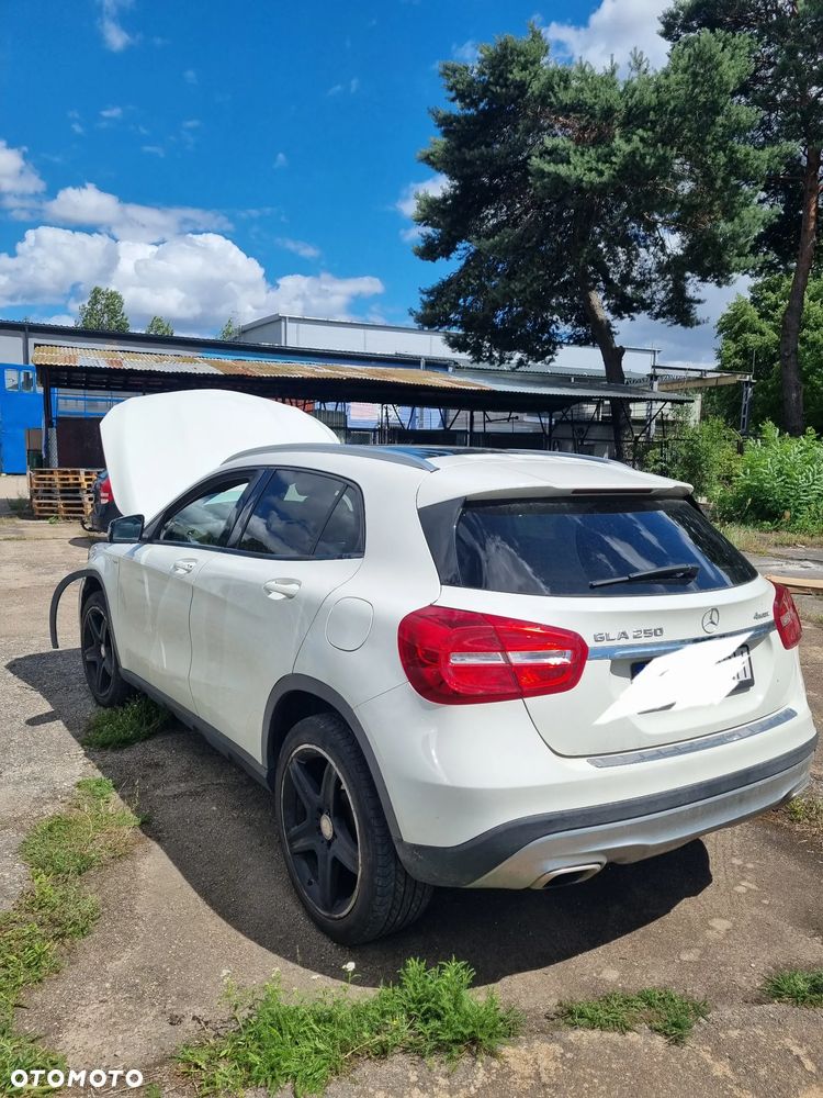 Mercedes-Benz GLA 250 4-Matic - 7