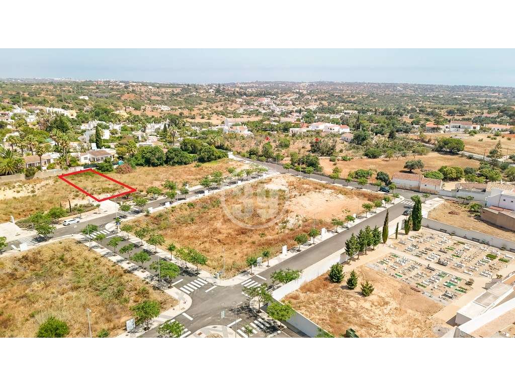 Lote Urbano para Construção de Moradia T4 com 2 Pisos e Cave | 400 m² - Grande imagem: 3/4