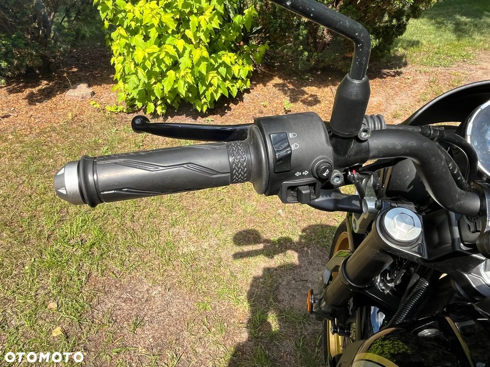 Yamaha XSR - 16