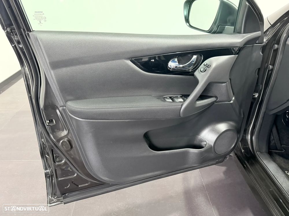 Nissan Qashqai 1.5 dCi N-Connecta - 18