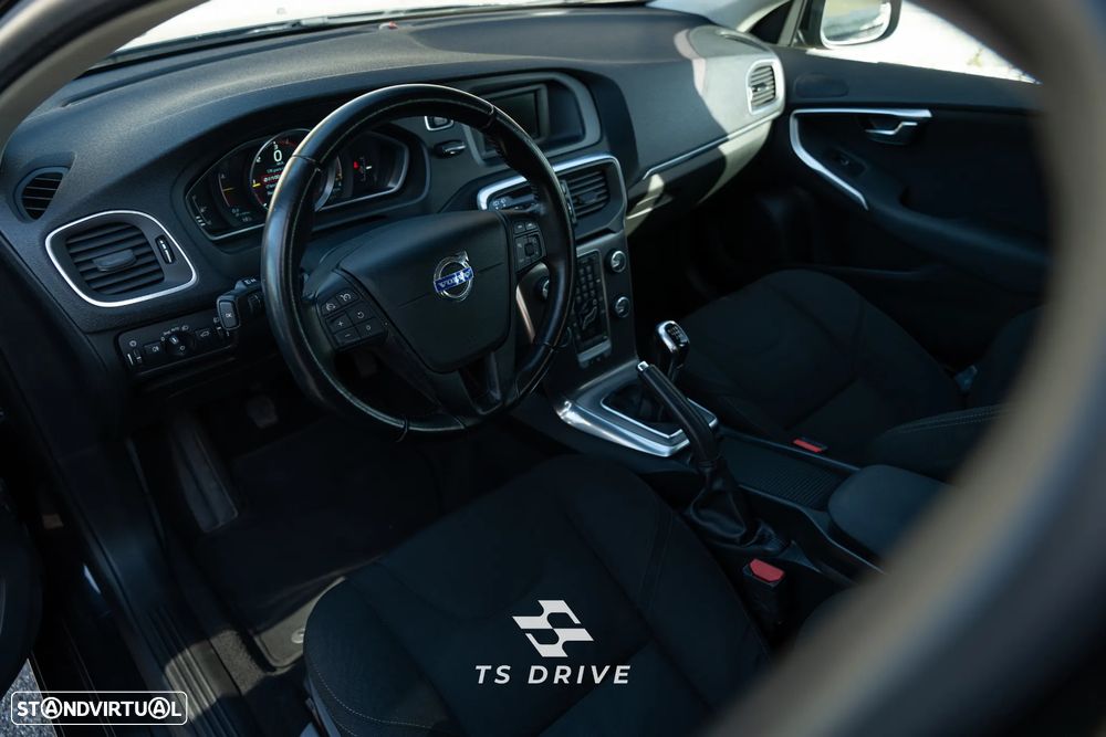 Volvo V40 1.6 D2 Momentum Eco - 6