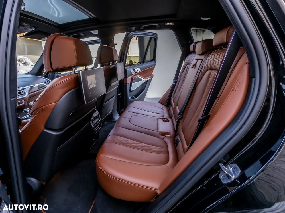 BMW X5 M M50i - 16