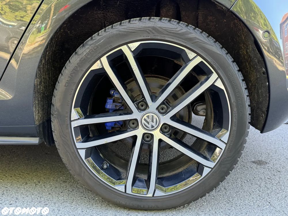 Volkswagen Golf - 25