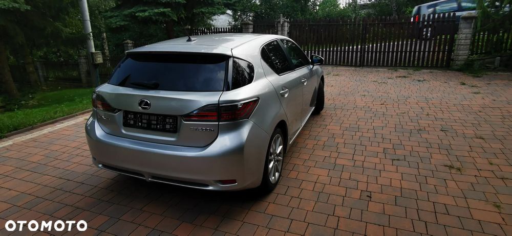 Lexus CT 200h Prestige - 8