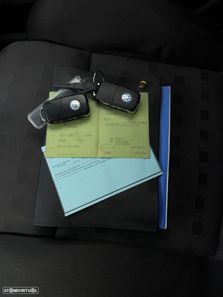 VW Passat 1.9 TDi Confortline Plus 6V - 12