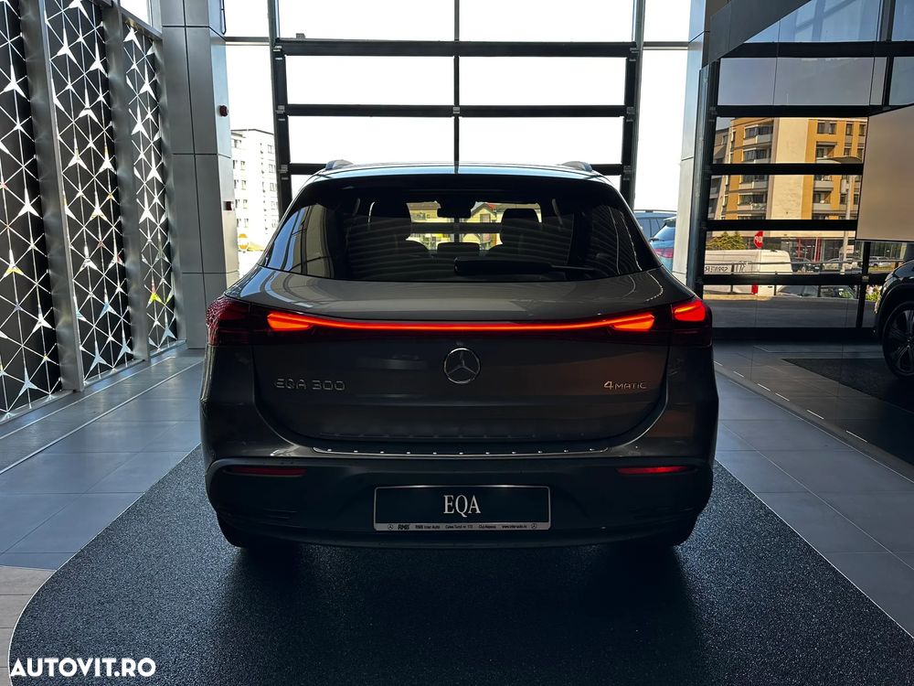Mercedes-Benz EQA - 7
