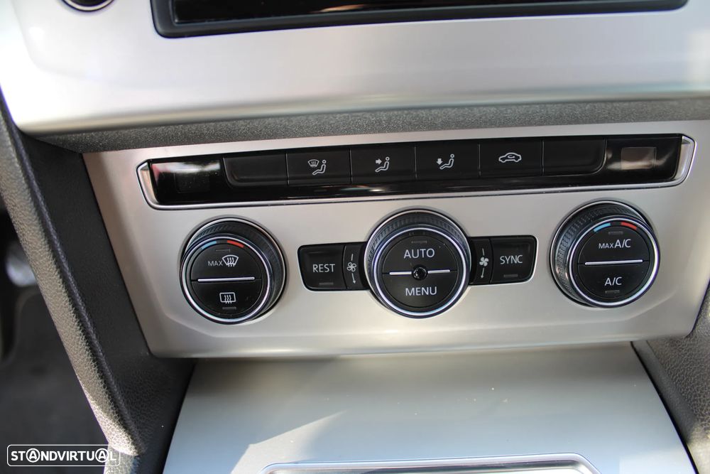 VW Passat Variant 2.0 TDi Confortline - 18