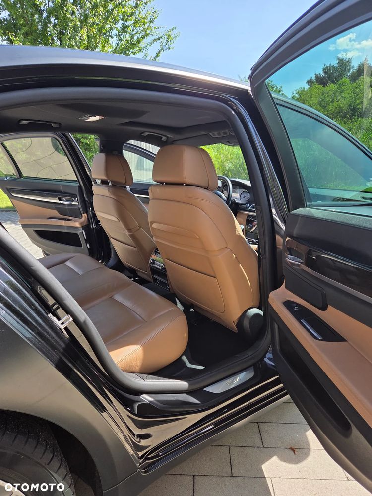 BMW Seria 7 740d xDrive - 18