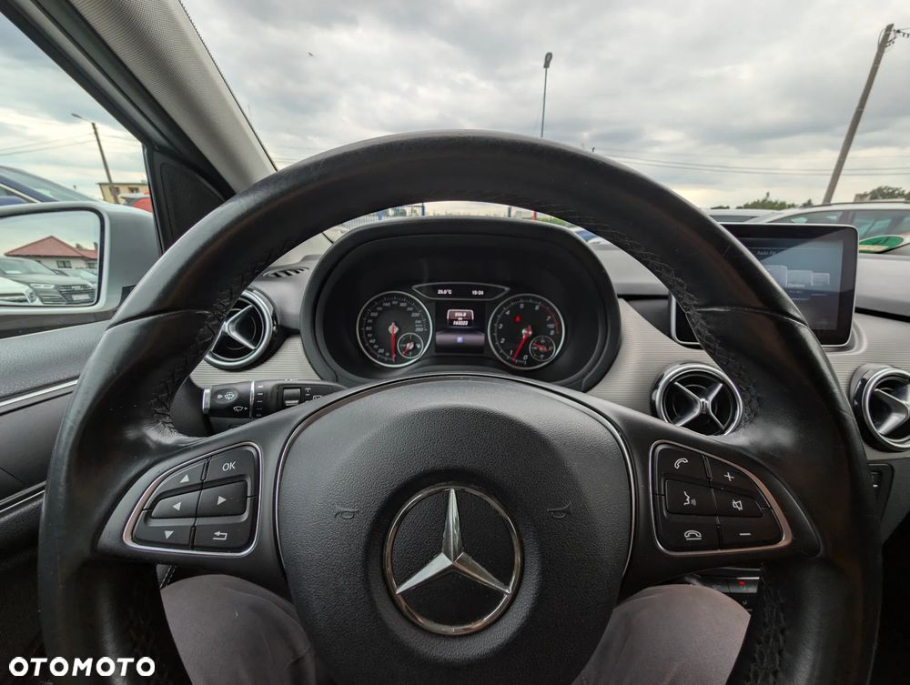 Mercedes-Benz Klasa B 180 Style - 28