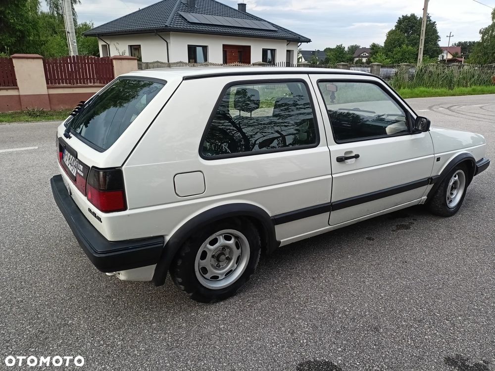 Volkswagen Golf 1.6 CL - 21