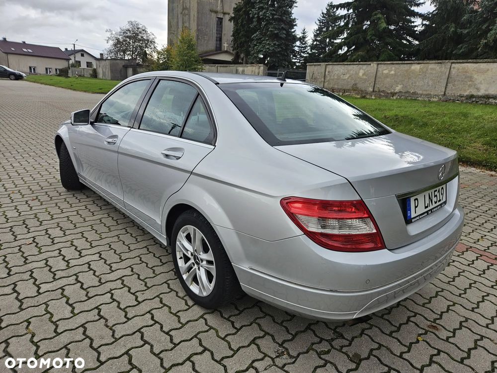 Mercedes-Benz Klasa C 180 K BlueEff Avantgarde - 3