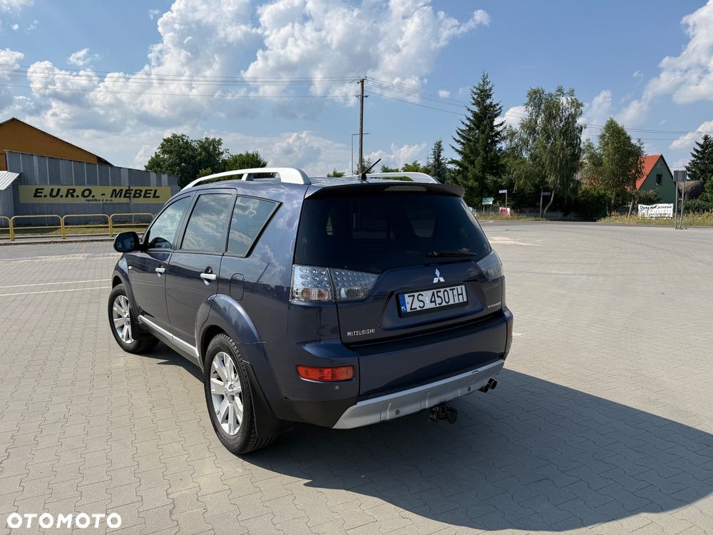 Mitsubishi Outlander 2.0 DID Instyle - 3