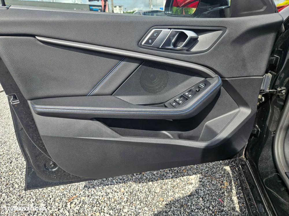 BMW 116 d Pack Desportivo M - 19