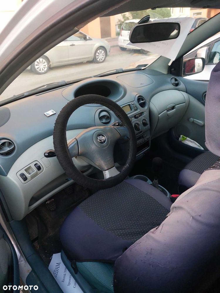 Toyota Yaris - 5