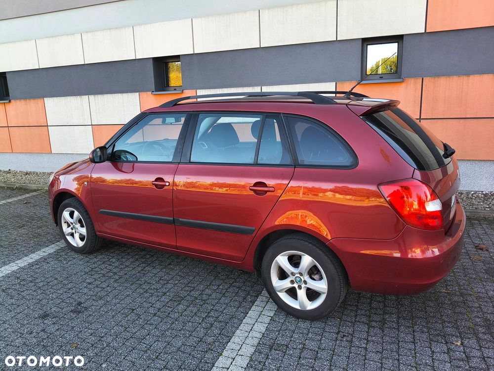 Skoda Fabia 2008 photo 4