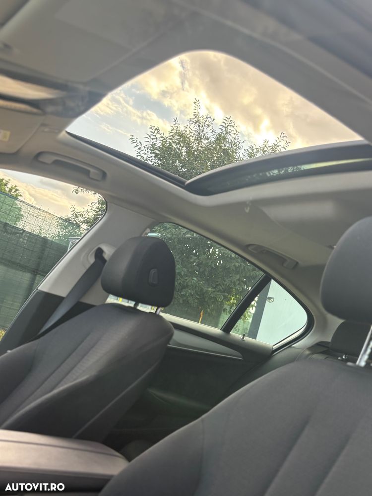 BMW Seria 5 520d AT MHEV - 39