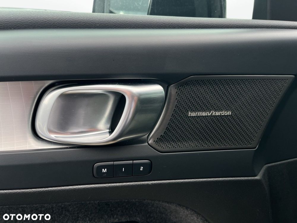 Volvo XC 40 B3 Ultra Dark - 17