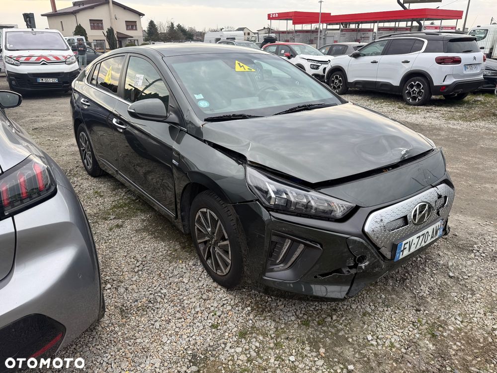 Hyundai IONIQ - 3