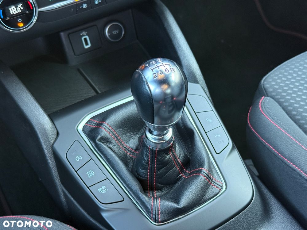 Ford Focus 1.0 EcoBoost ST-Line - 33