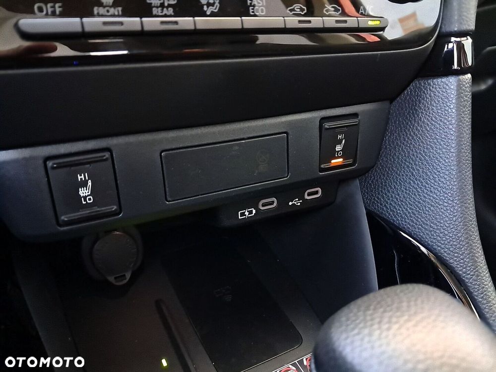 Toyota Yaris Hybrid 1.5 Style - 24