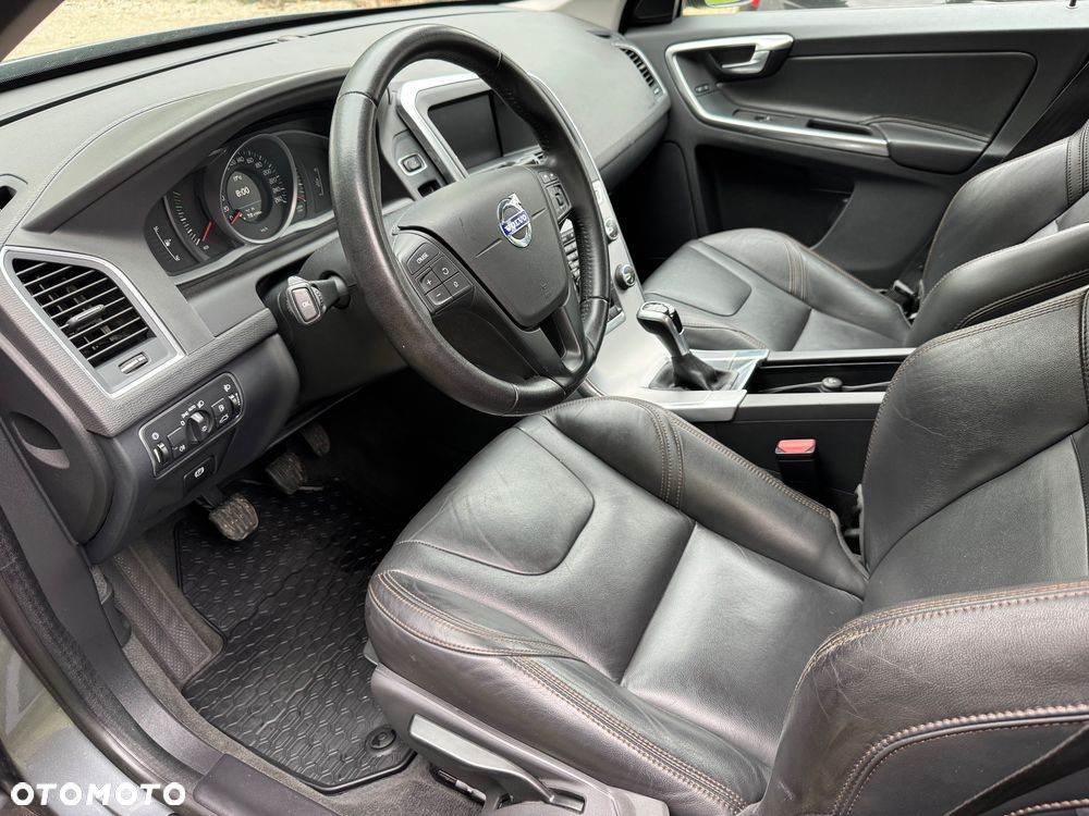 Volvo XC 60 D3 Drive-E Momentum - 10