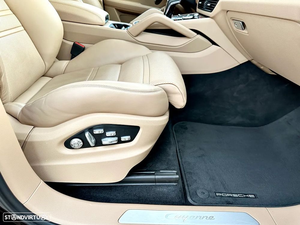 Porsche Cayenne S Tiptronic S - 26