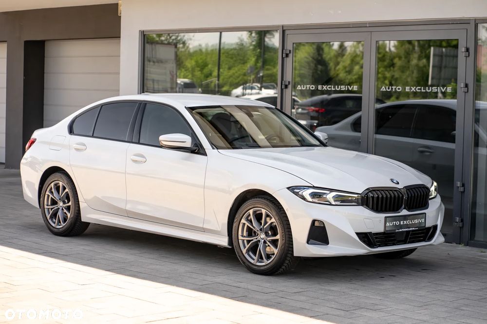 BMW Seria 3 320i Luxury Line - 13