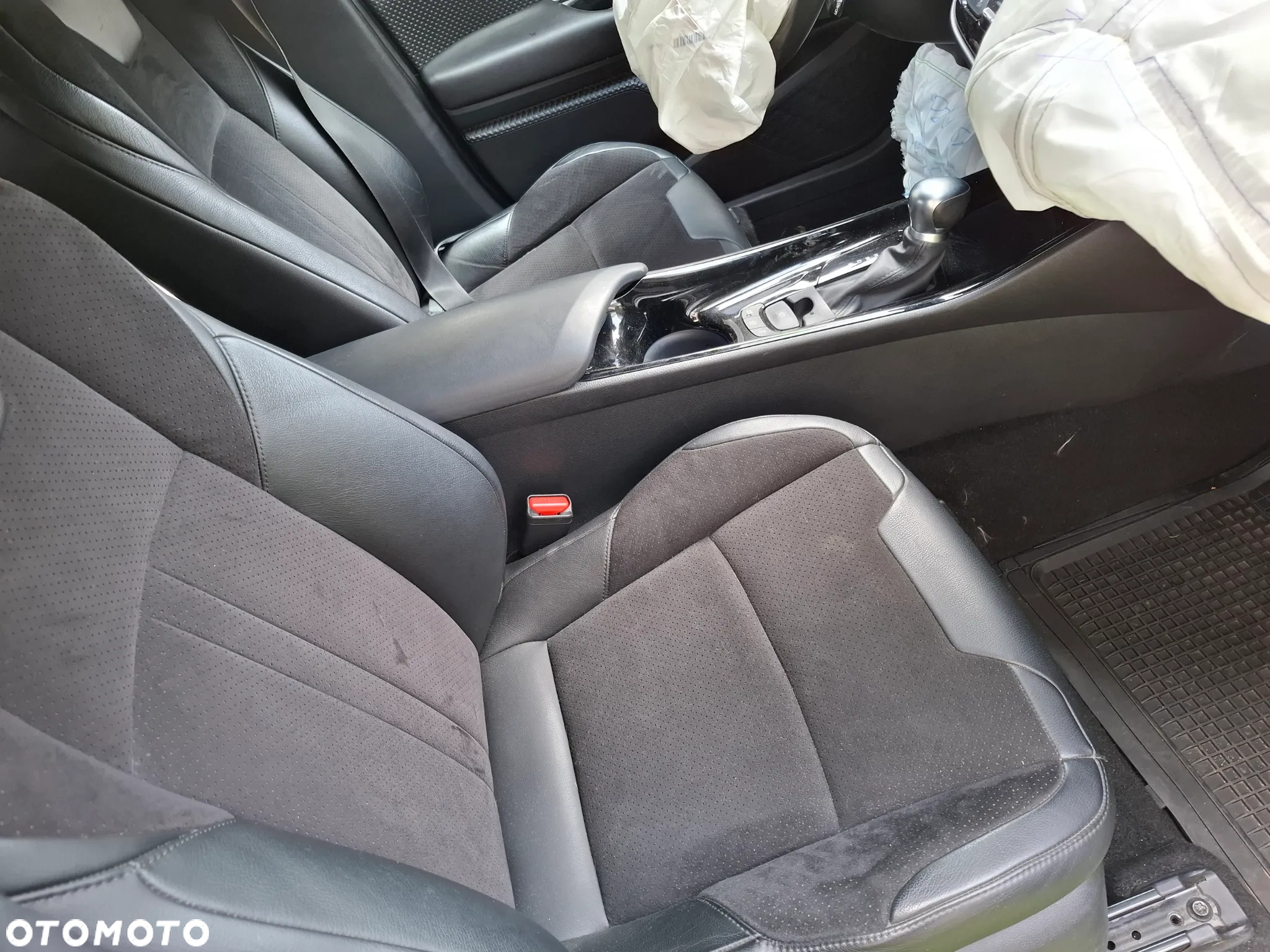 Toyota C-HR 1.8 Hybrid Neon Lime powered by JBL - 20