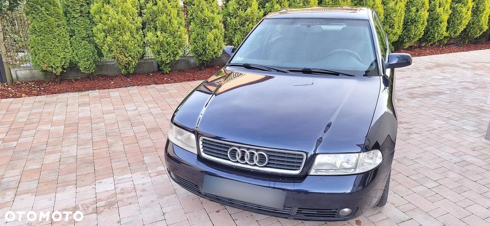 Audi A4 Limousine - 1