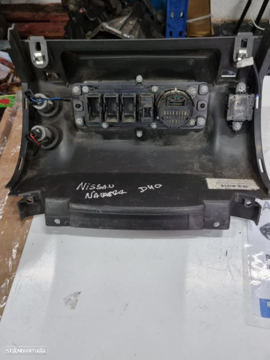 consola de esqueiro e botões Nissan Navara V40 - 2