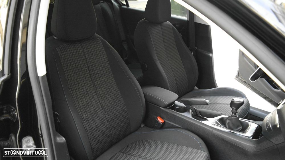 Peugeot 308 1.2 PureTech Style - 25