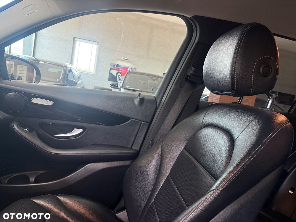 Mercedes-Benz GLC 250 4Matic 9G-TRONIC - 26