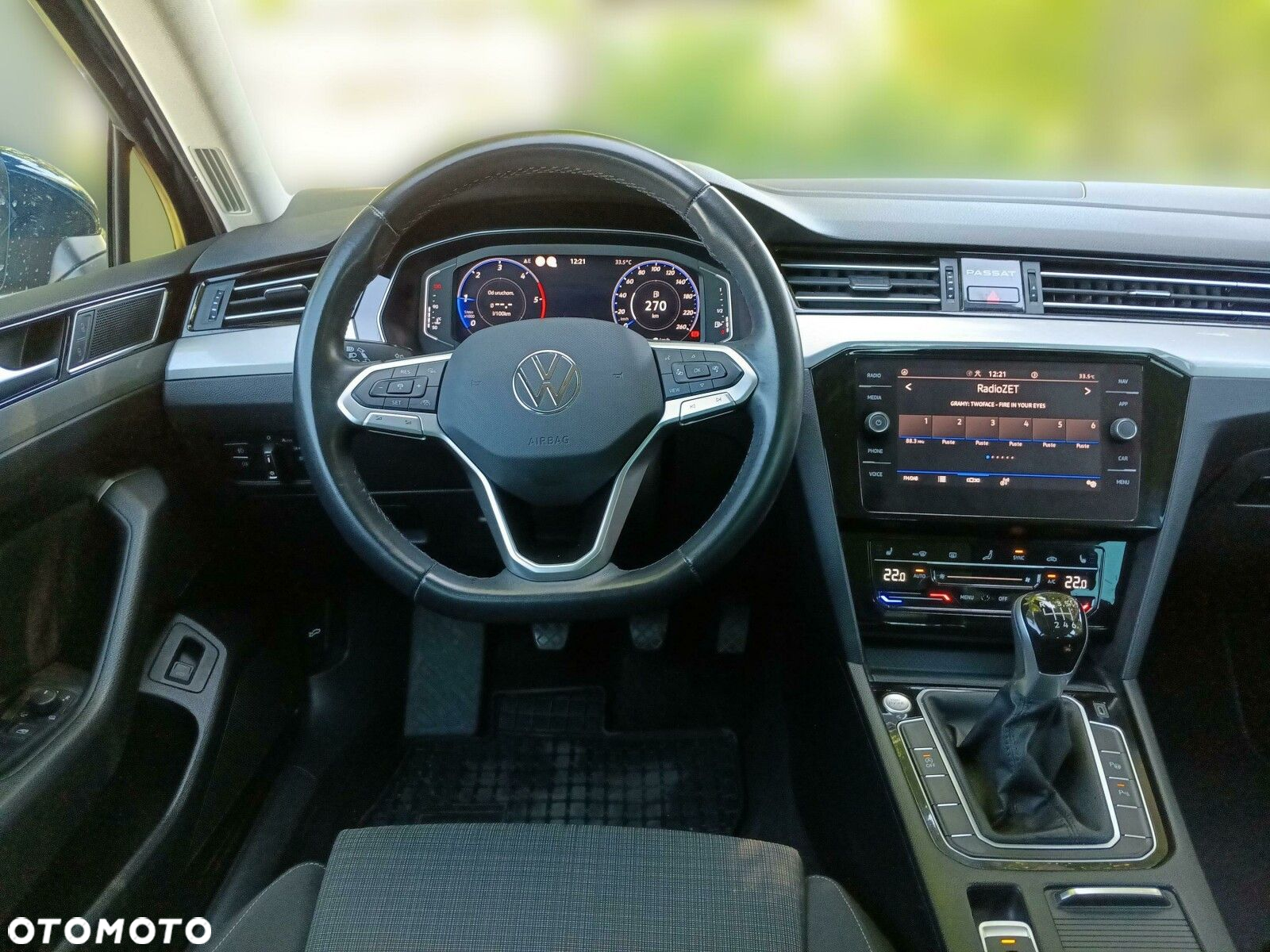 Volkswagen Passat - 11