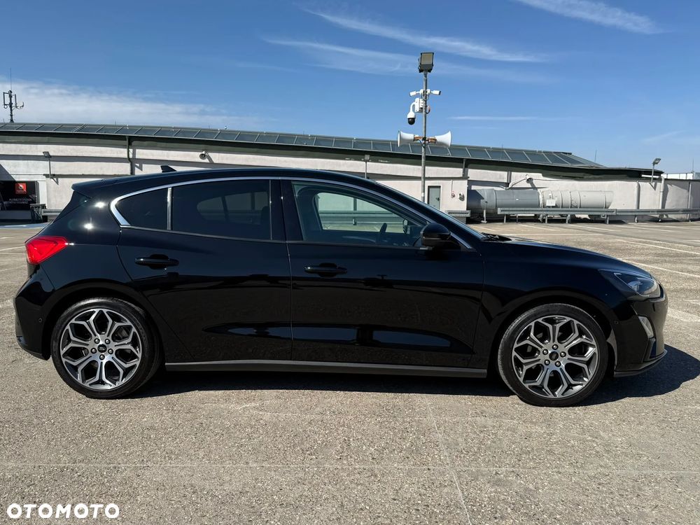 Ford Focus 1.5 EcoBoost Titanium Business - 4