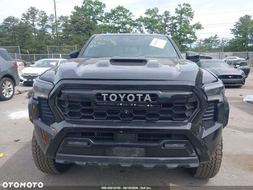 Toyota Tacoma - 9
