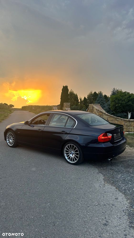 BMW Seria 3 320i - 4