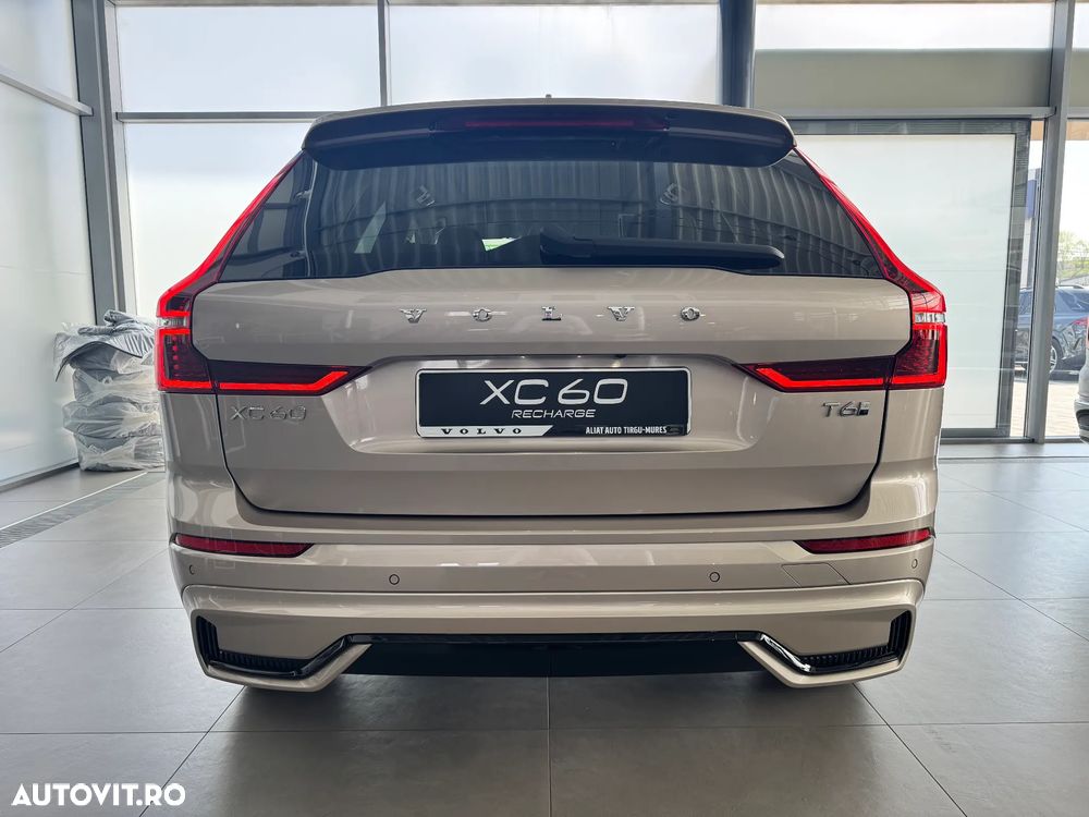 Volvo XC 60 T6 AWD Plus Dark - 6