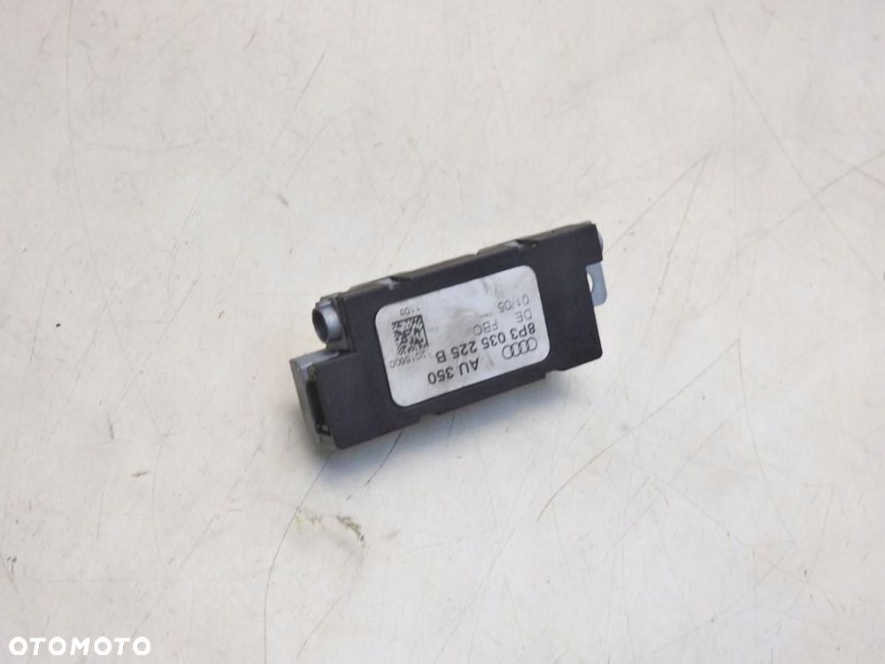 WZMACNIACZ ANTENY AUDI A3 8P 8P3035225B - 6